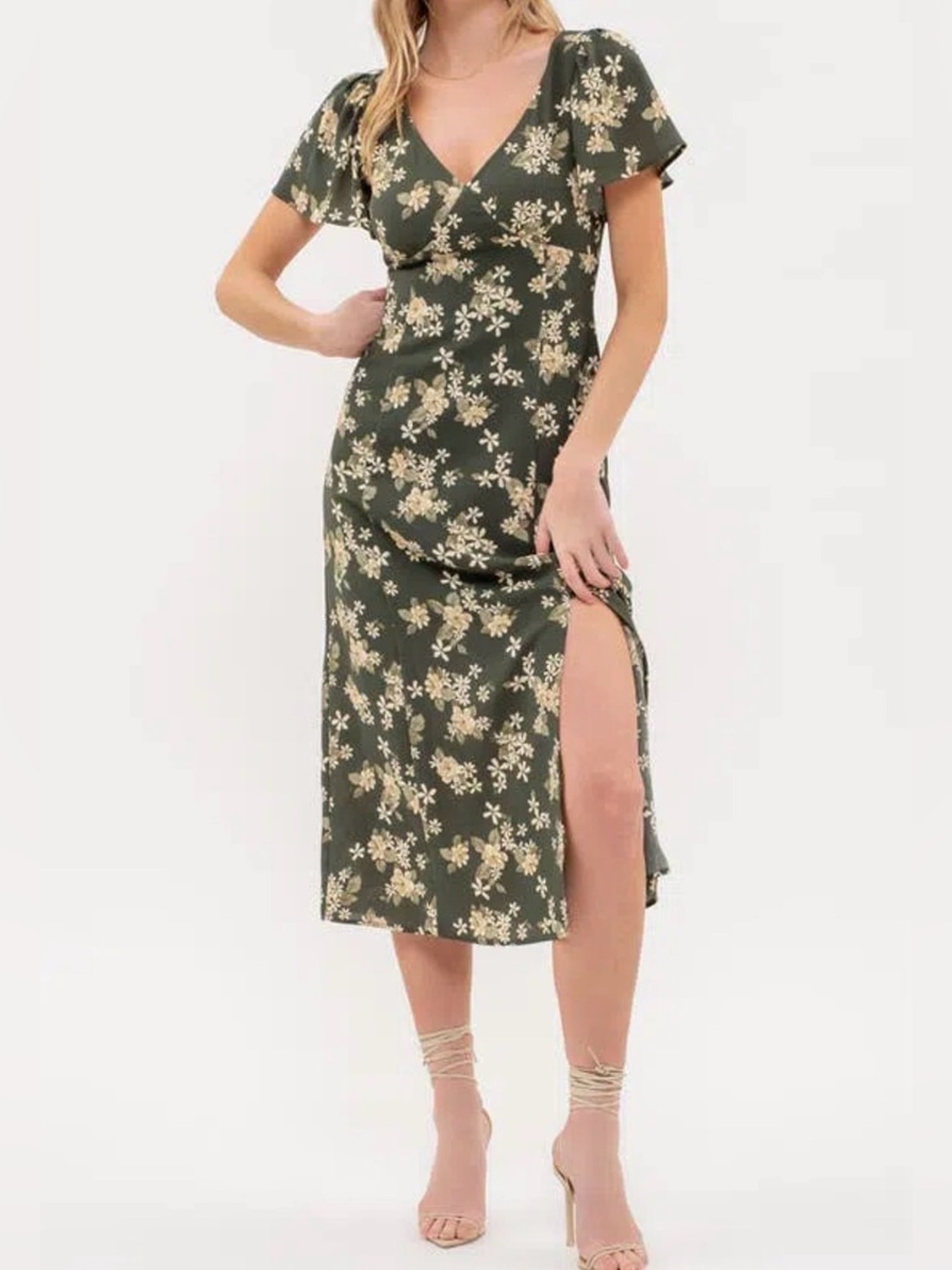 Blu Pepper- Green Floral Midi Dress
with Puff Sleeves
Size medium